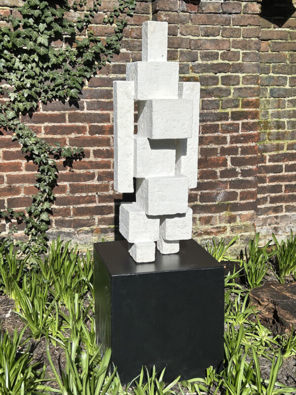 Henk Zweerus - Androide compositie - Beeld in gegoten beton