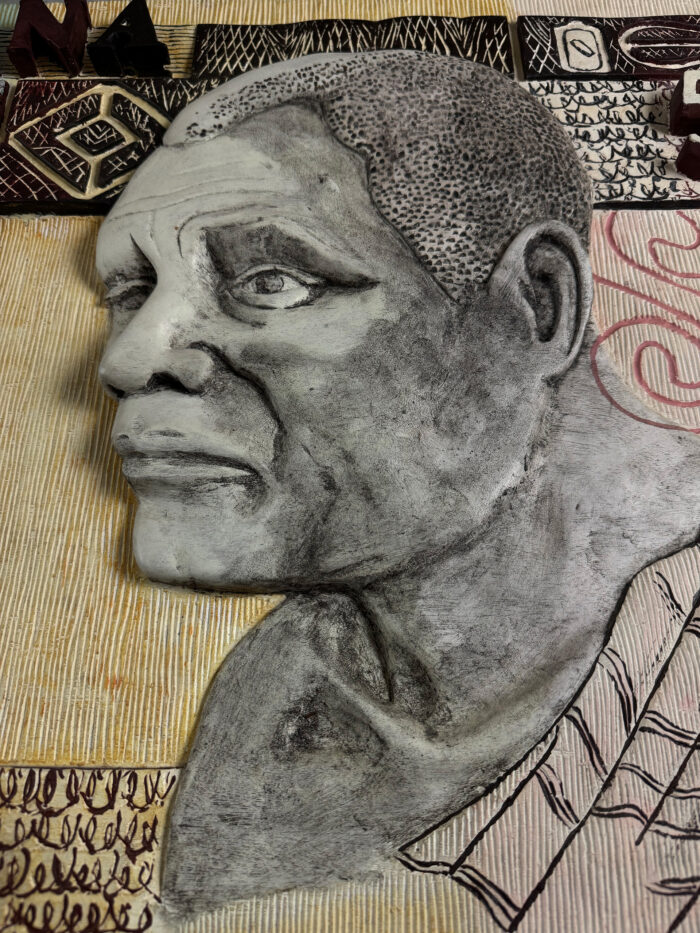 Thomas Tchopzan - Bank Of Ghana 50 CEDI - detail reliëf gezicht