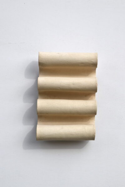 CAREL LANTERS - 'Le Pli IV' - ceramic wall object